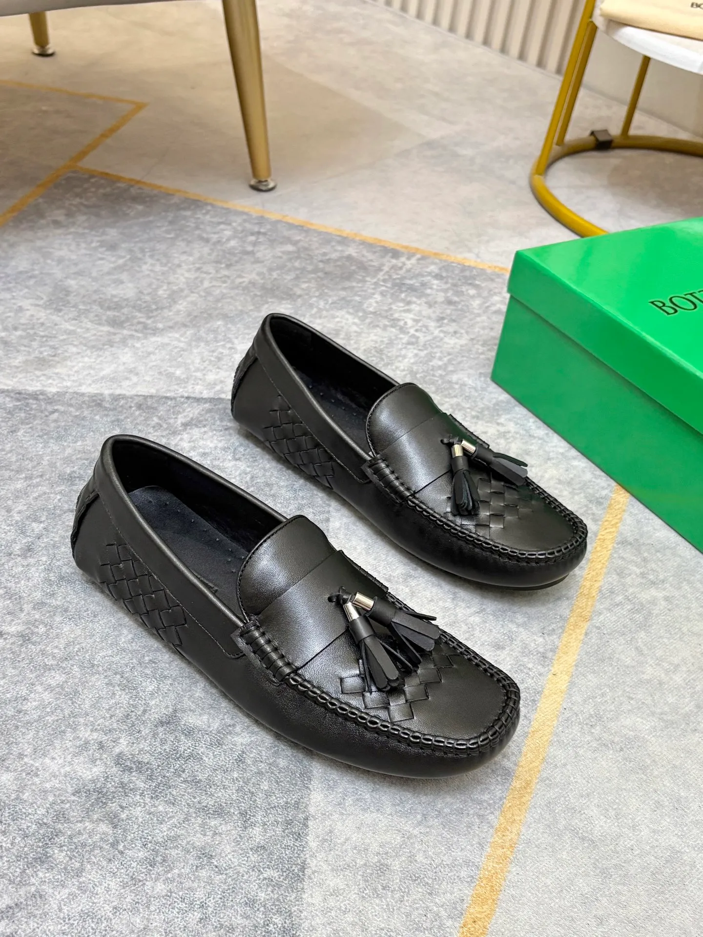 P420💰 (Niu Li + Niu Pad) [BV] The latest hot style‼ ️Casual men's shoes, uppers imported first-layer cowhide ➕Full imported cowhide lining✔️Exquisite workmanship, excellent foot feel, special rubber soles✔️, cool and fashionable, the latest fashion, fashionable outsole, hurry up.  Code number: 38-44 (can be customized to 37.45, non-refundable)